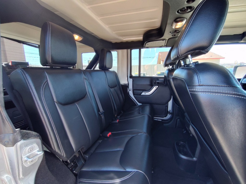 2015 Jeep Wrangler Image 36
