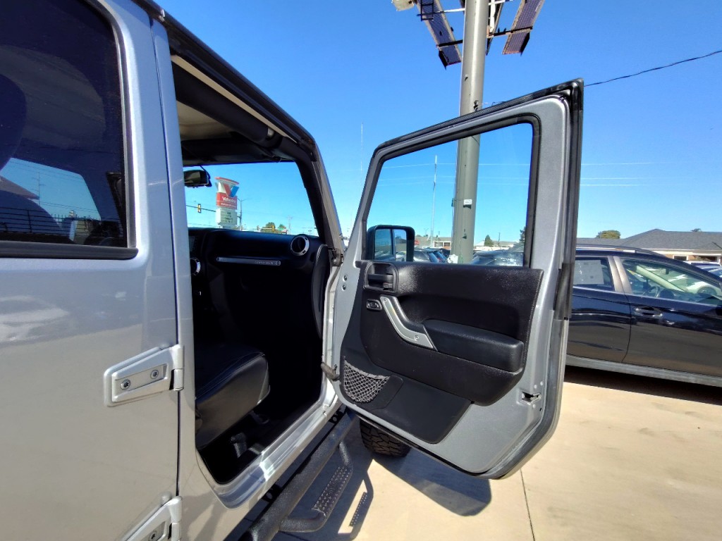 2015 Jeep Wrangler Image 37