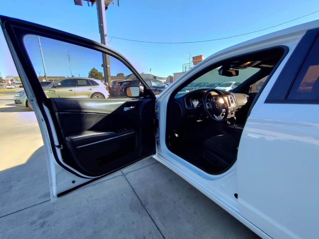 2014 Dodge Charger Image 13