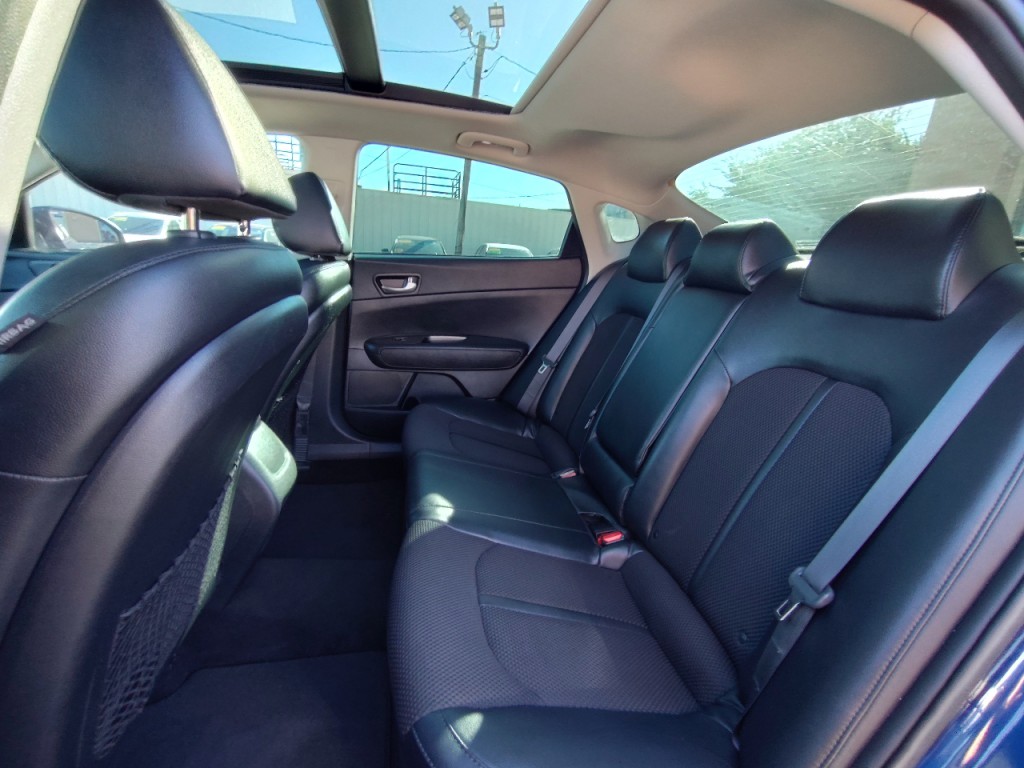 2019 Kia Optima Image 32