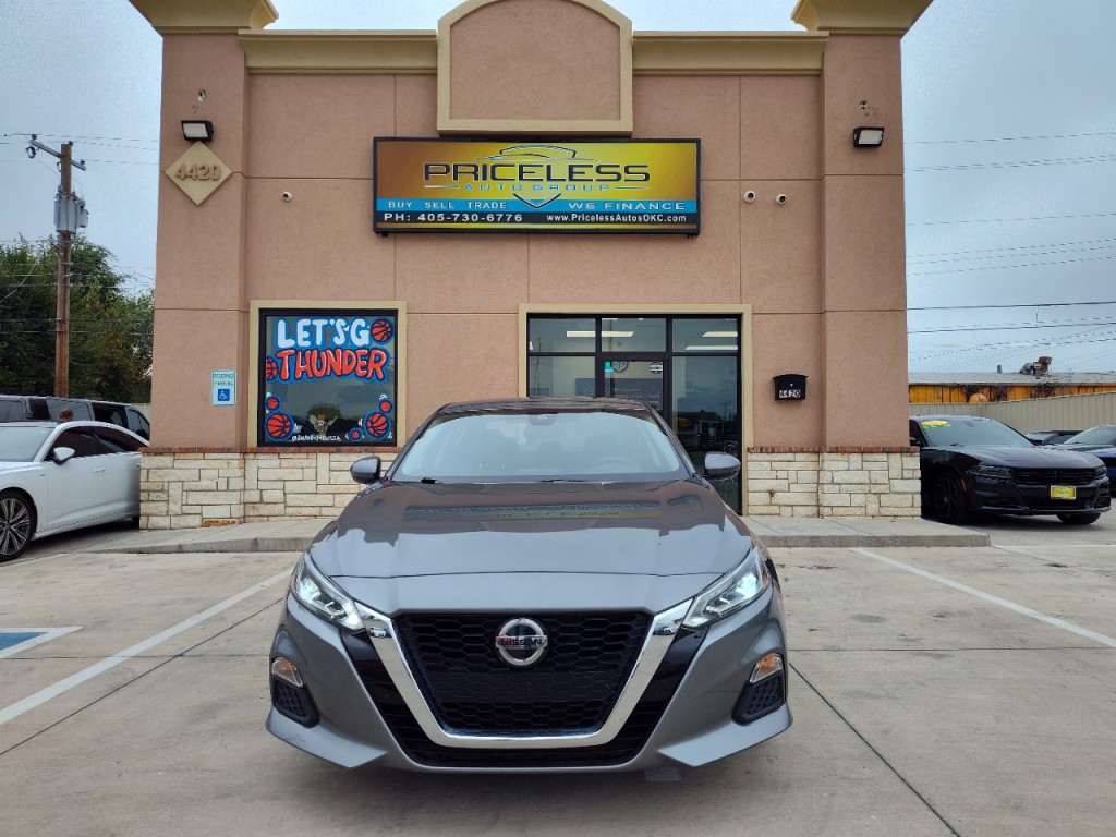 2022 Nissan Altima Image 2