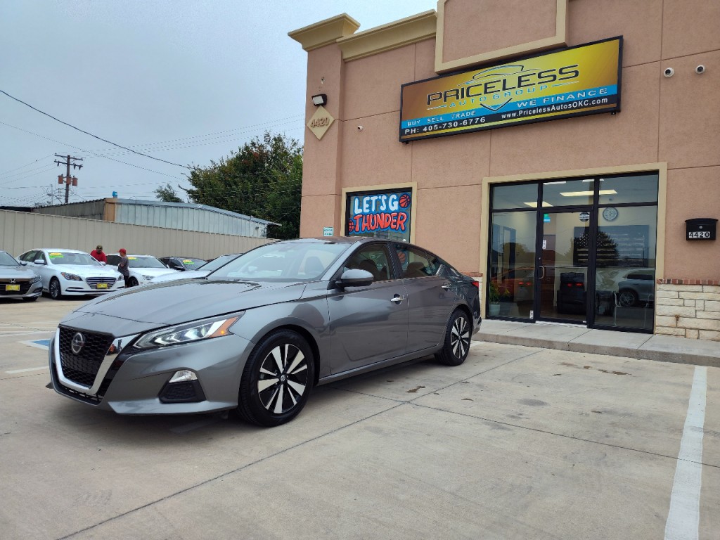 2022 Nissan Altima Image 9