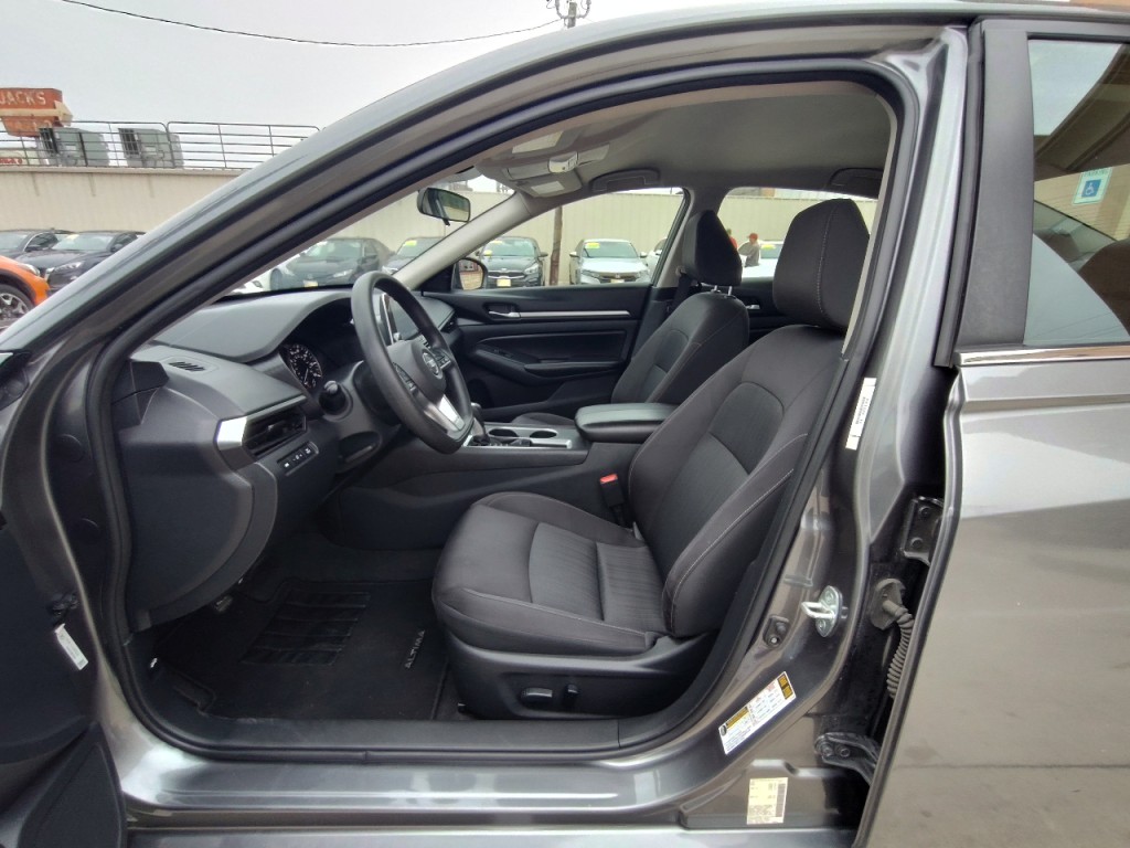 2022 Nissan Altima Image 13