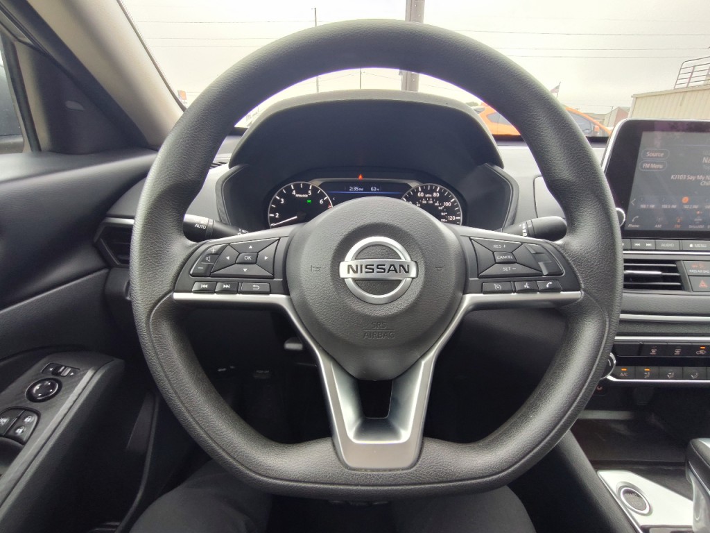 2022 Nissan Altima Image 15