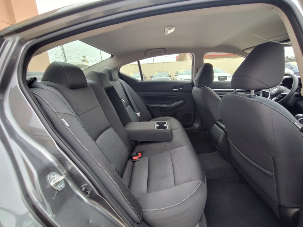 2022 Nissan Altima Image 33