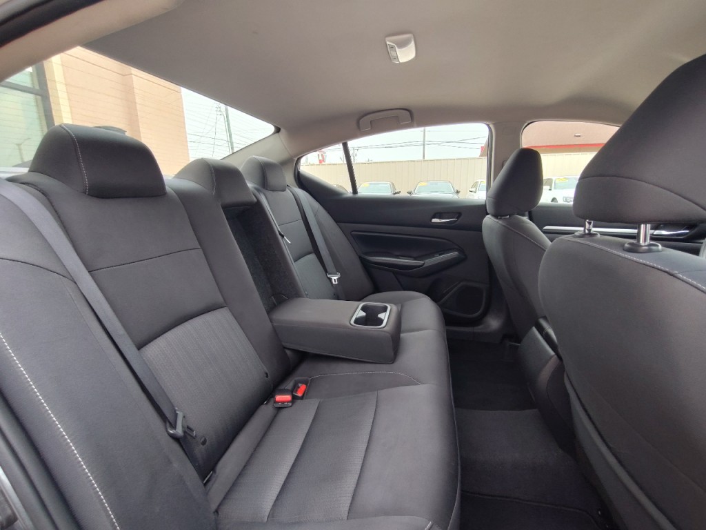 2022 Nissan Altima Image 34