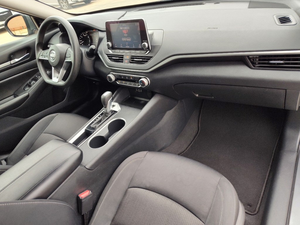 2022 Nissan Altima Image 37