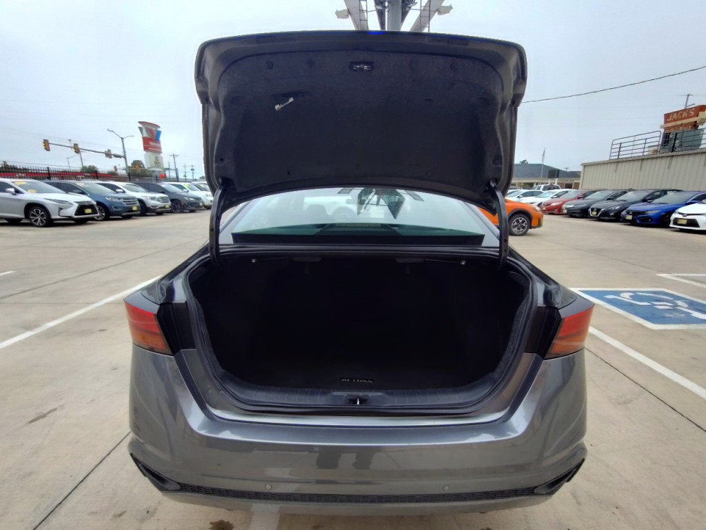 2022 Nissan Altima Image 39