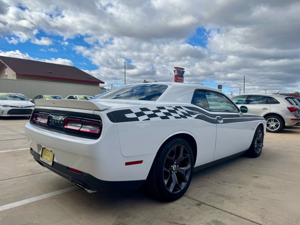 2019 Dodge Challenger Image 4