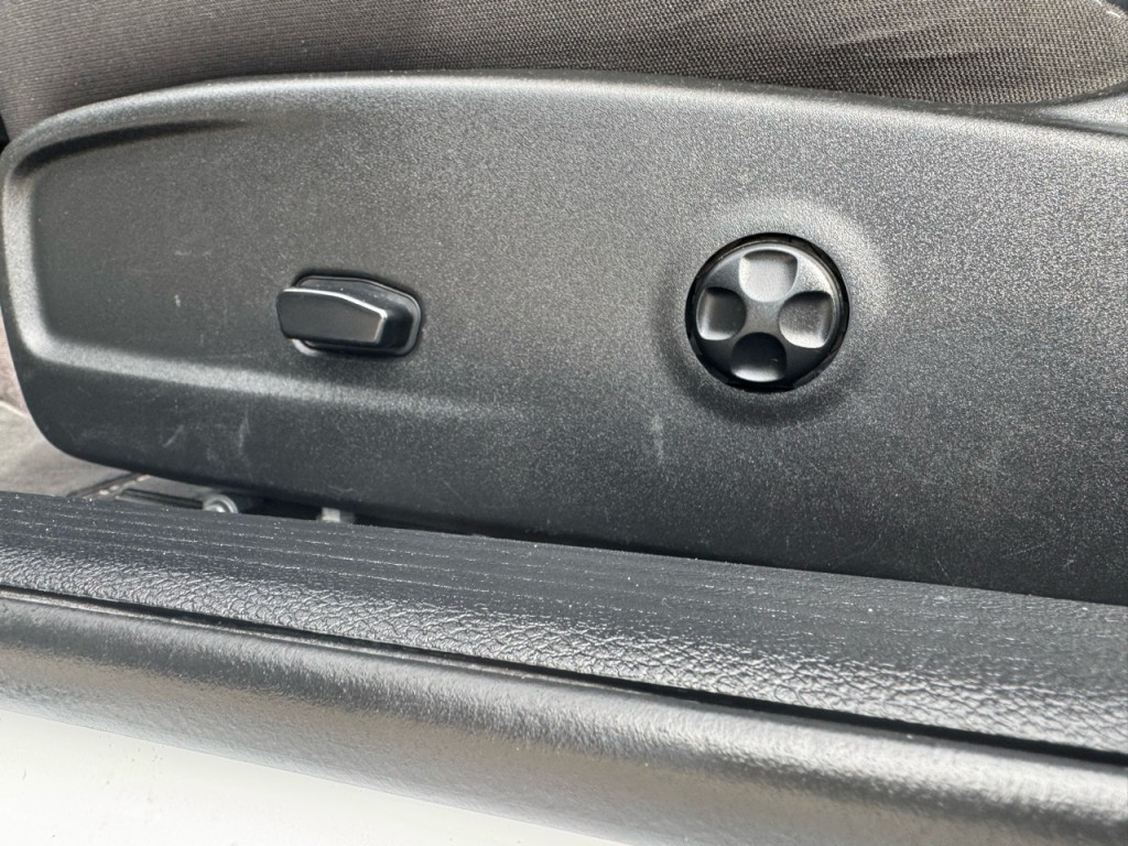 2019 Dodge Challenger Image 19