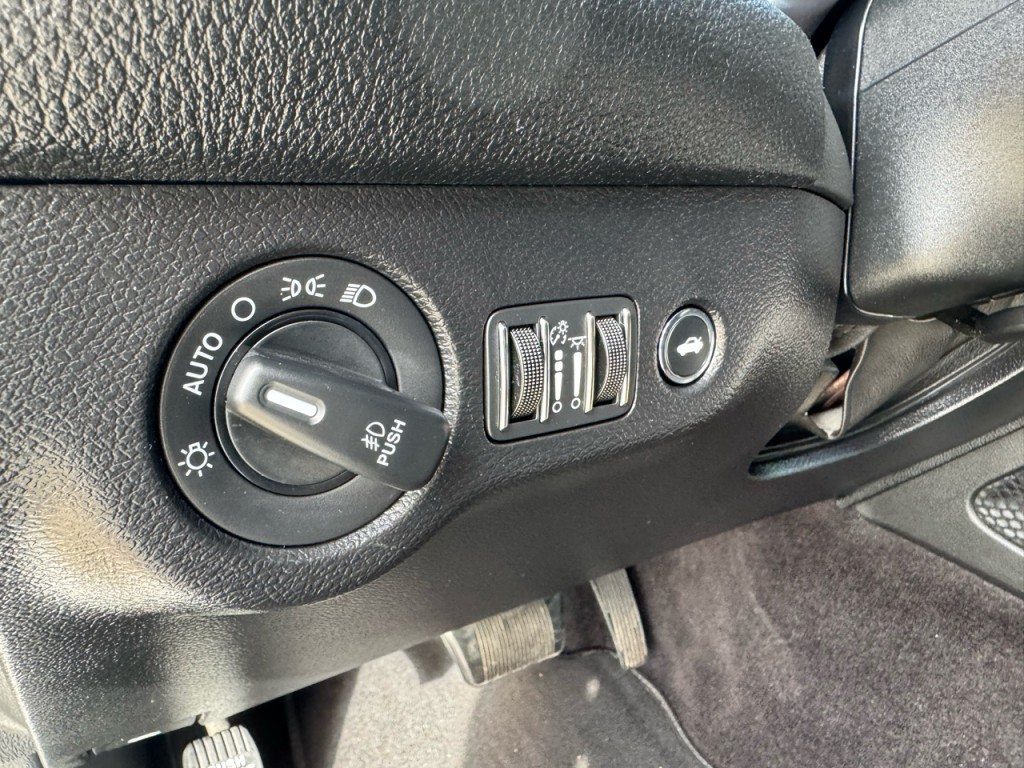 2019 Dodge Challenger Image 21