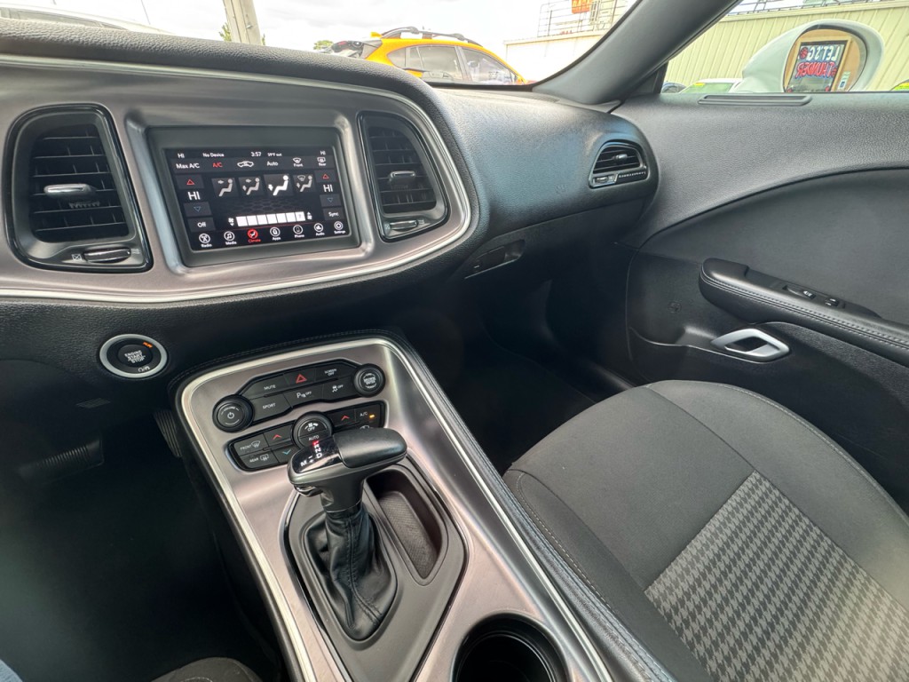 2019 Dodge Challenger Image 28