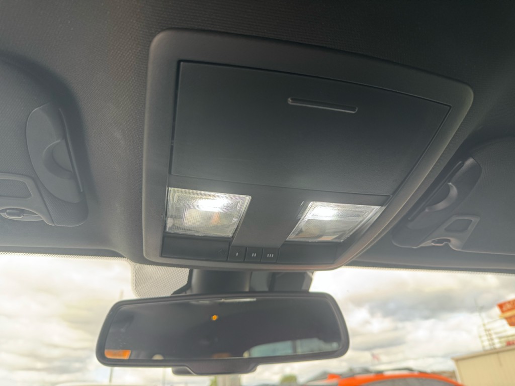 2019 Dodge Challenger Image 38