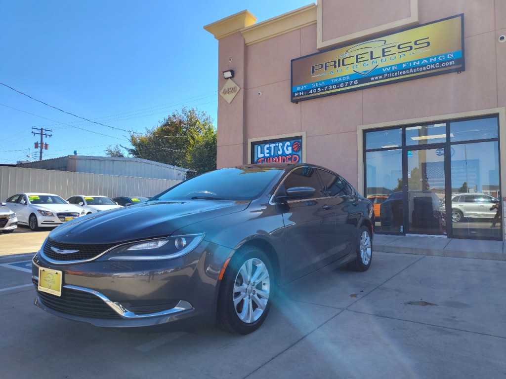 2015 Chrysler 200 Image 8