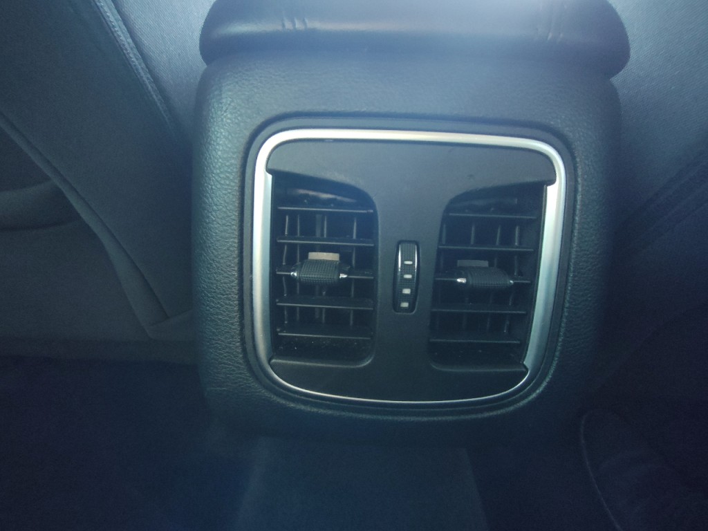 2015 Chrysler 200 Image 40