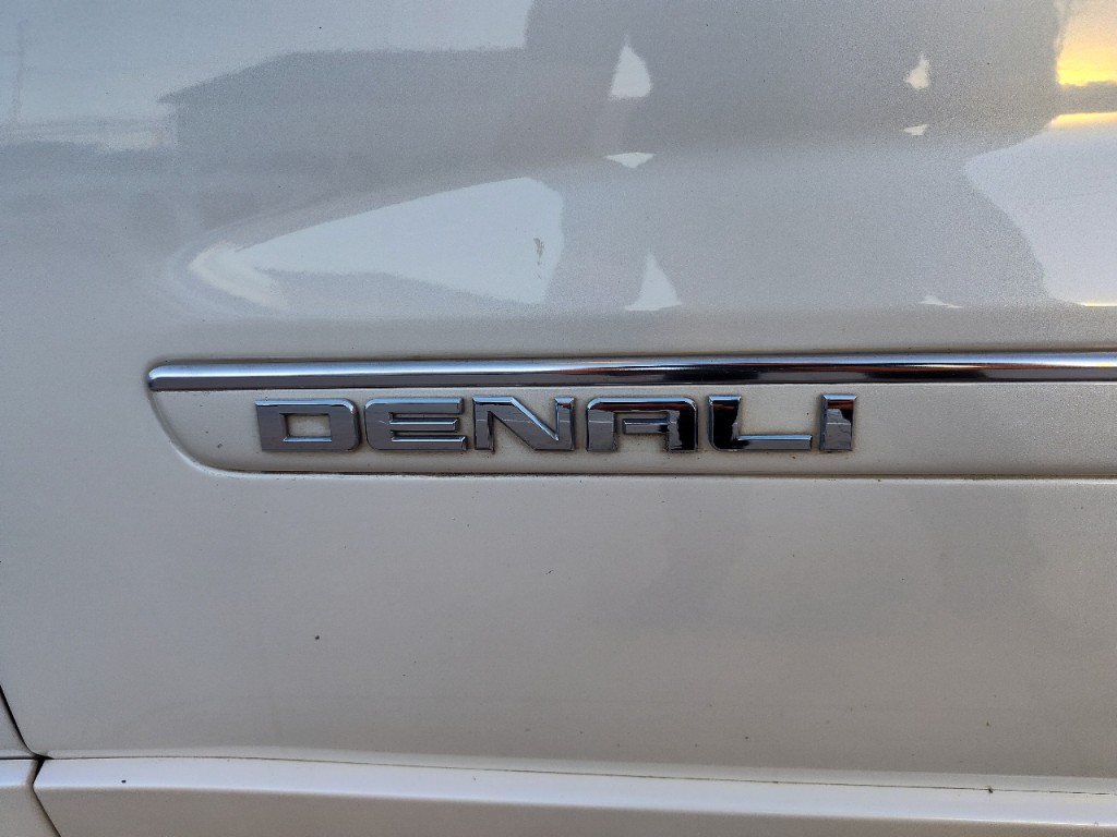 2013 GMC Acadia Image 12