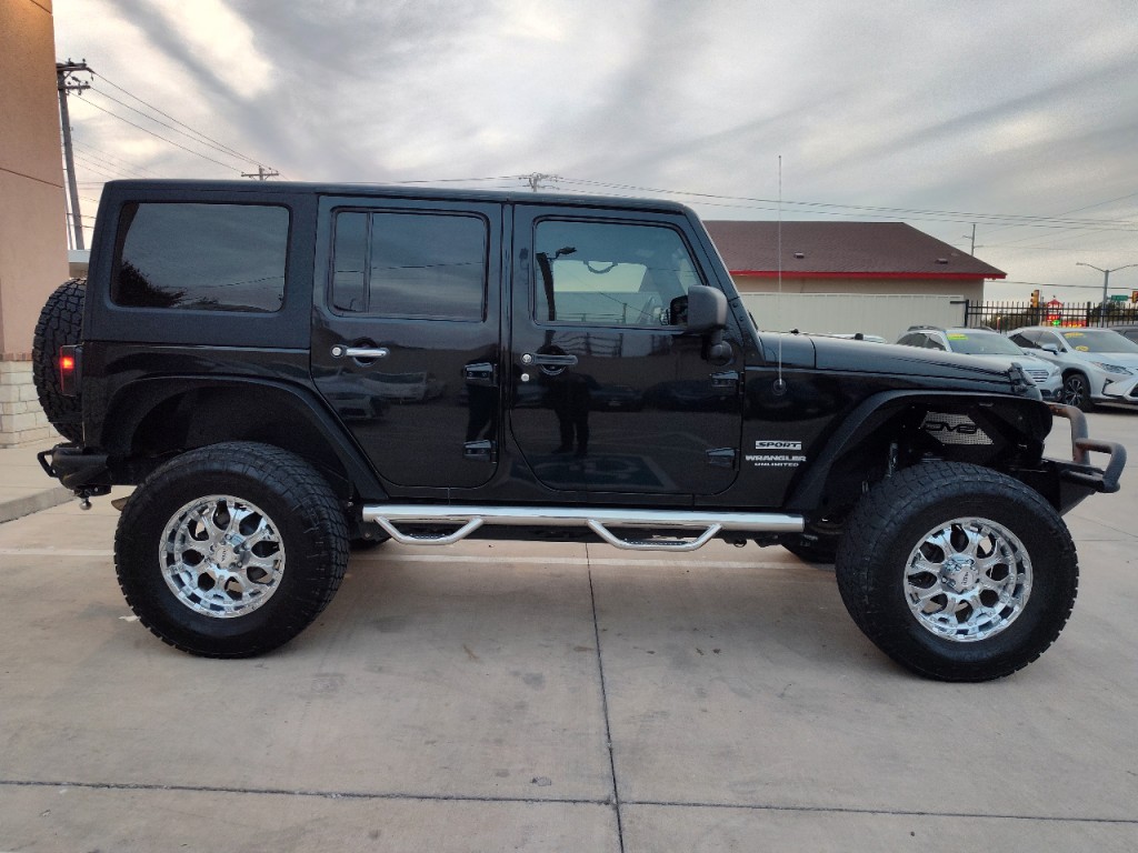 2012 Jeep Wrangler Image 4