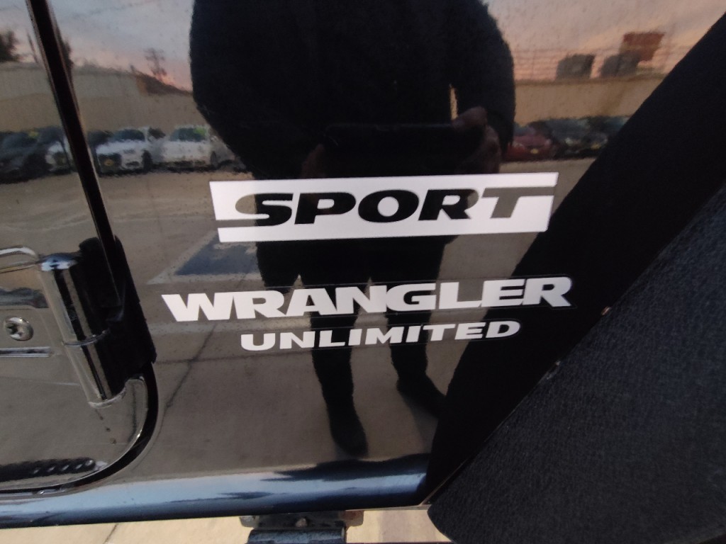 2012 Jeep Wrangler Image 10