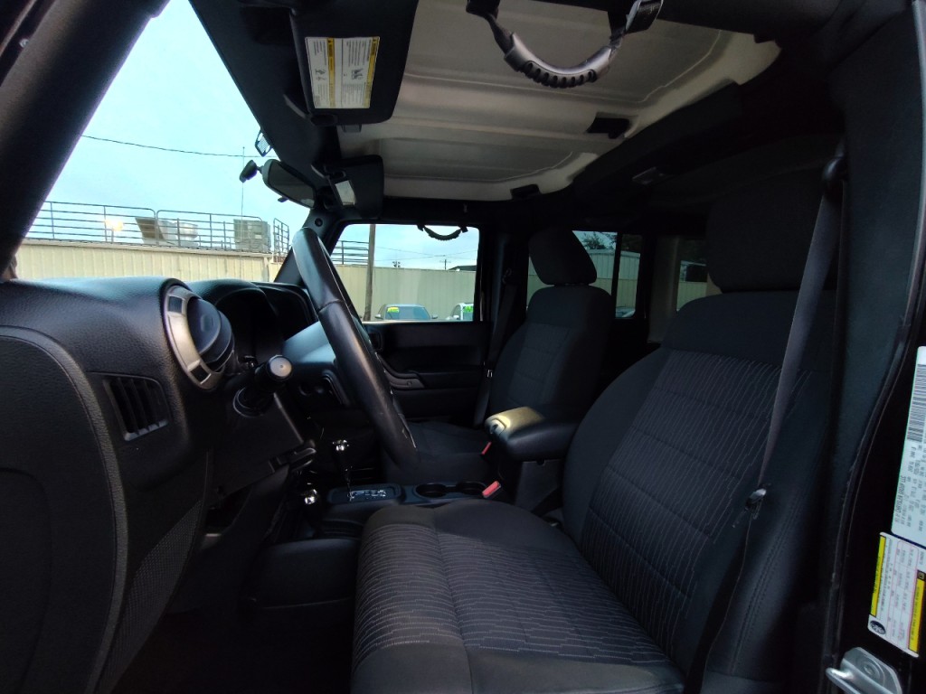 2012 Jeep Wrangler Image 15