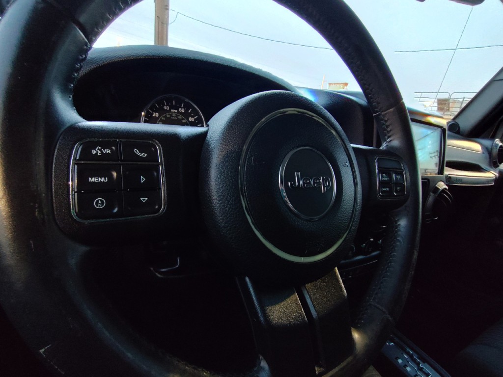 2012 Jeep Wrangler Image 18