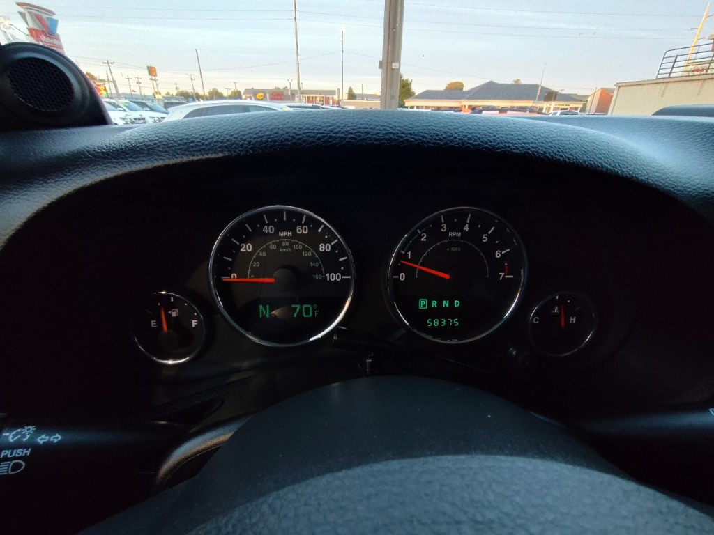 2012 Jeep Wrangler Image 20