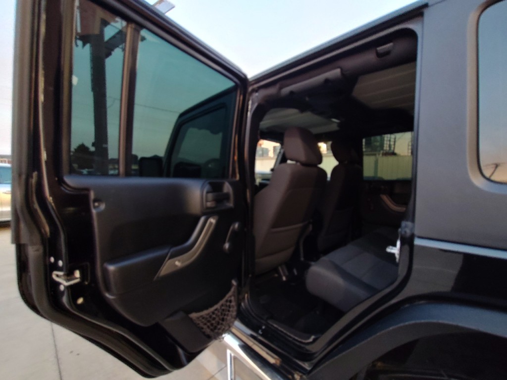 2012 Jeep Wrangler Image 27