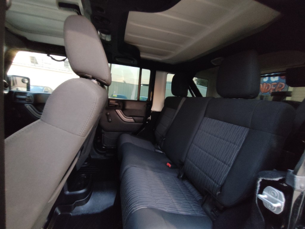 2012 Jeep Wrangler Image 29