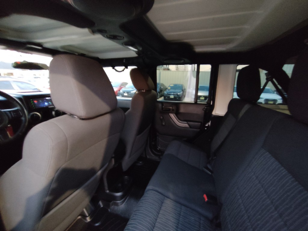 2012 Jeep Wrangler Image 30