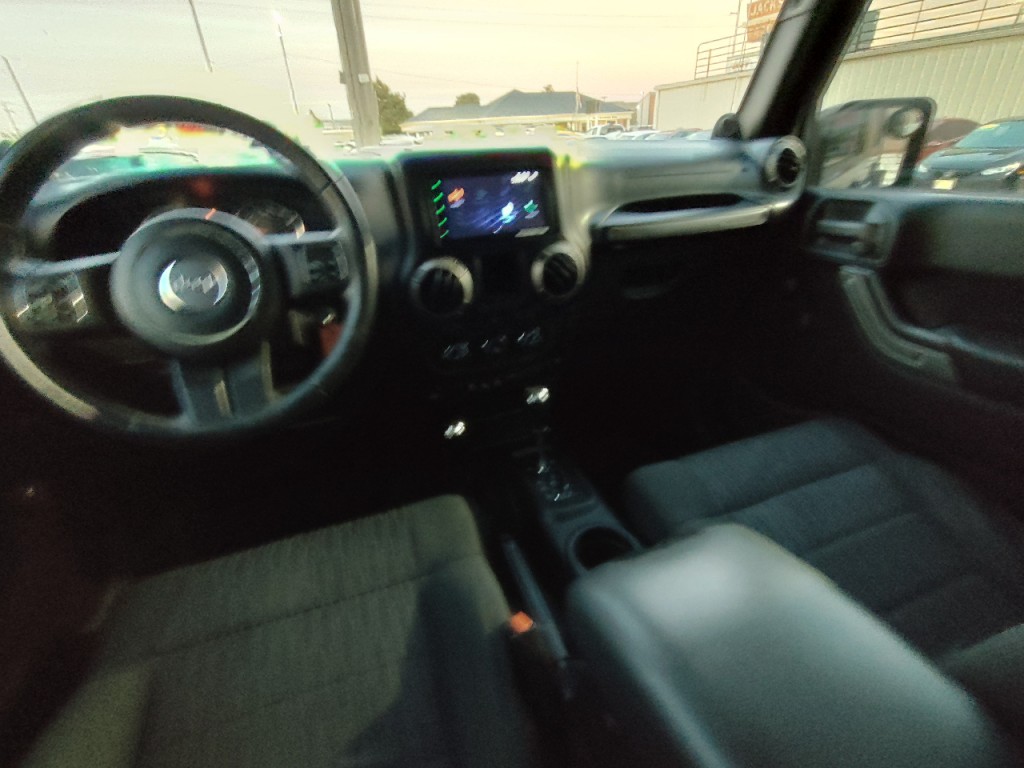 2012 Jeep Wrangler Image 32