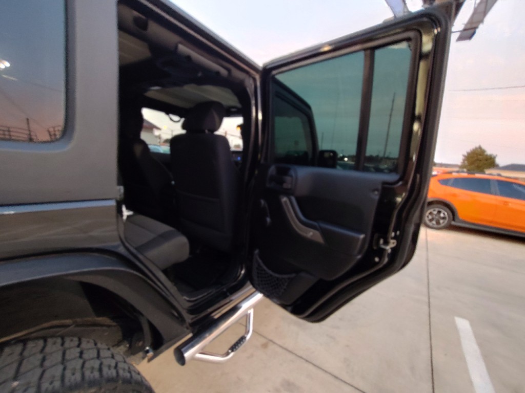 2012 Jeep Wrangler Image 35