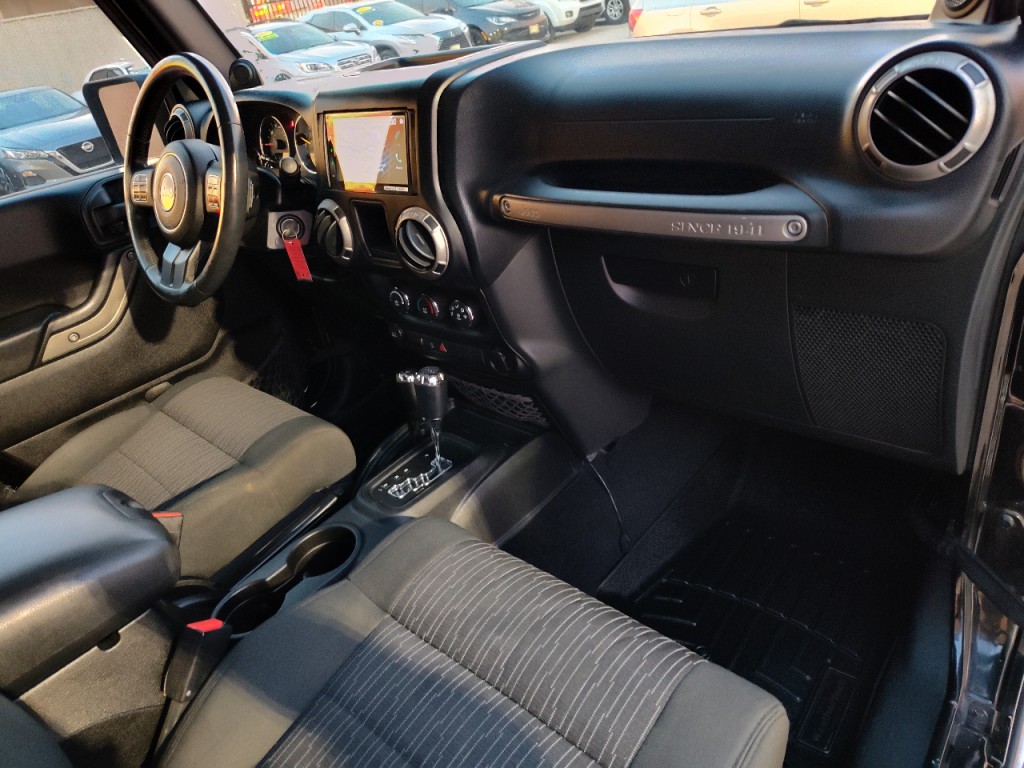 2012 Jeep Wrangler Image 41