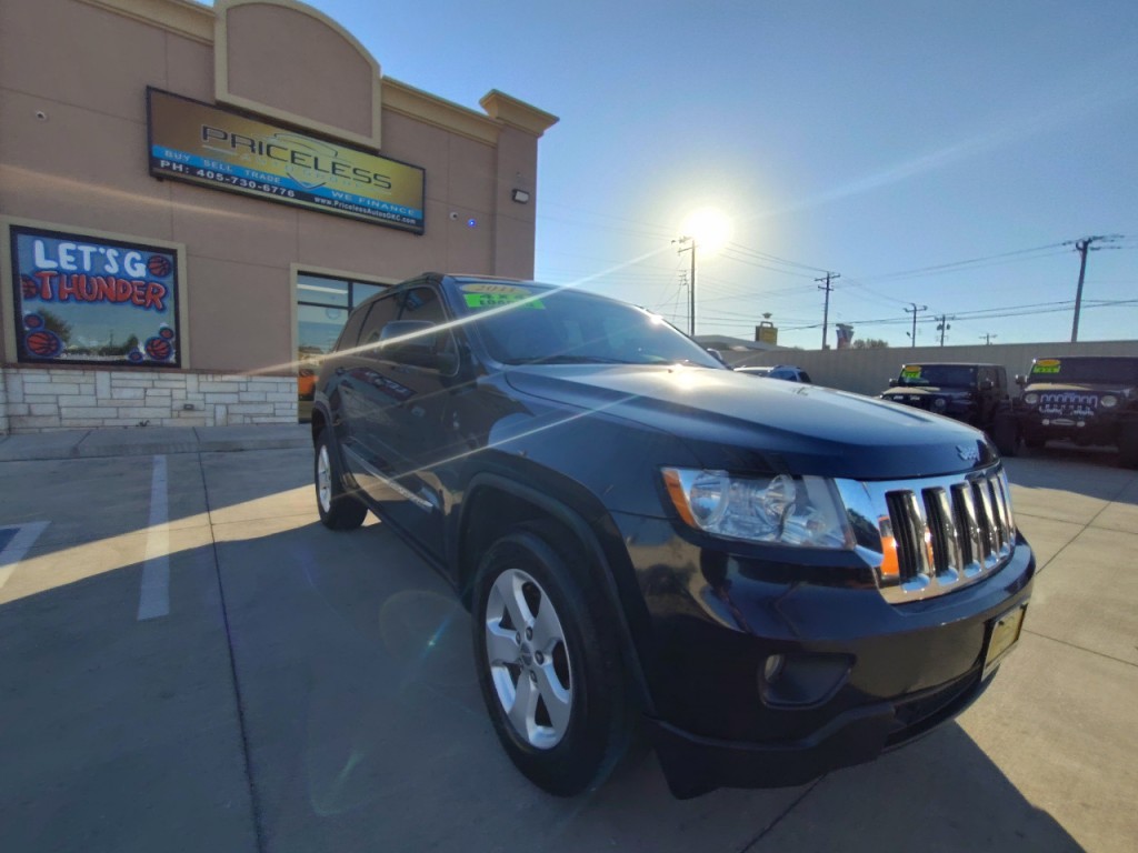 2011 Jeep Grand Cherokee Image 3