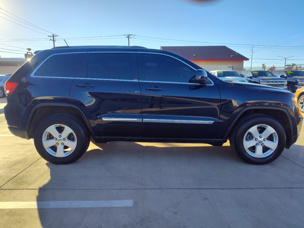 2011 Jeep Grand Cherokee Image 4