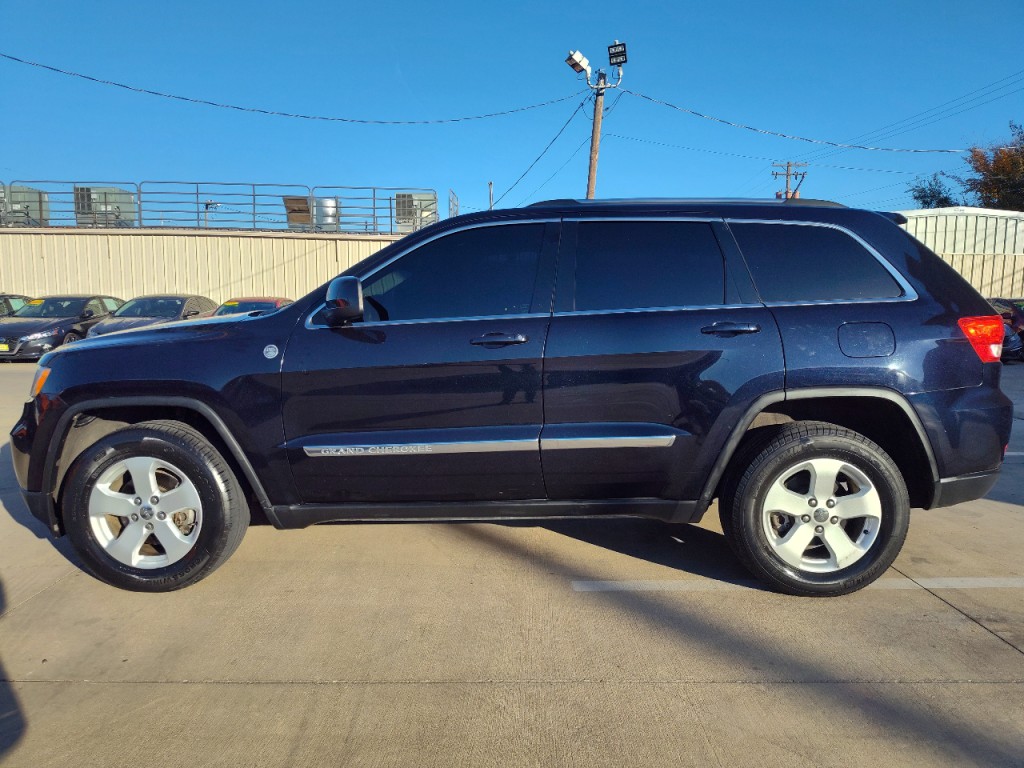 2011 Jeep Grand Cherokee Image 8