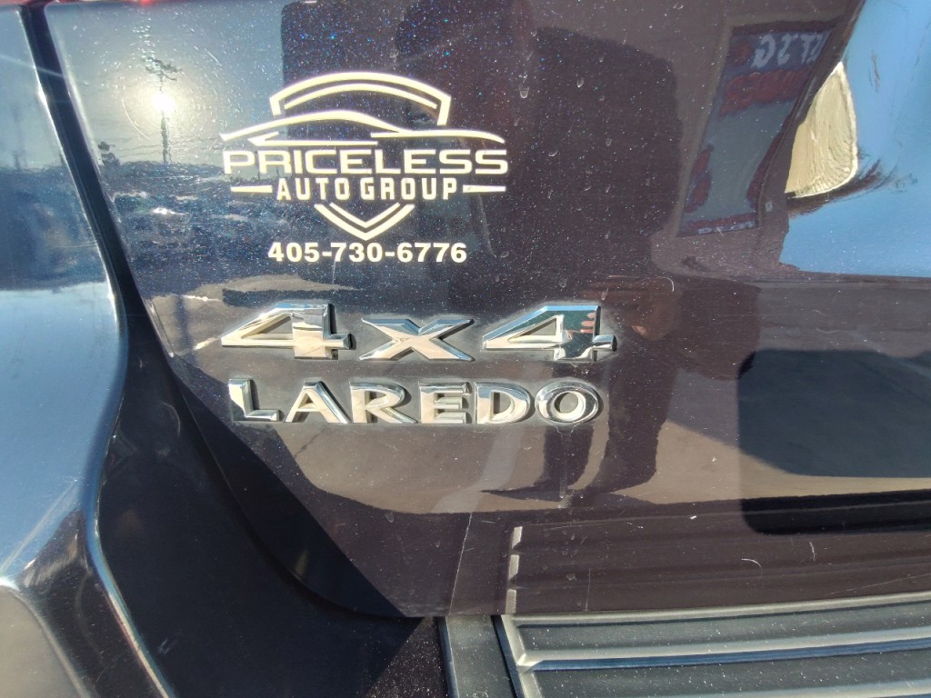 2011 Jeep Grand Cherokee Image 12