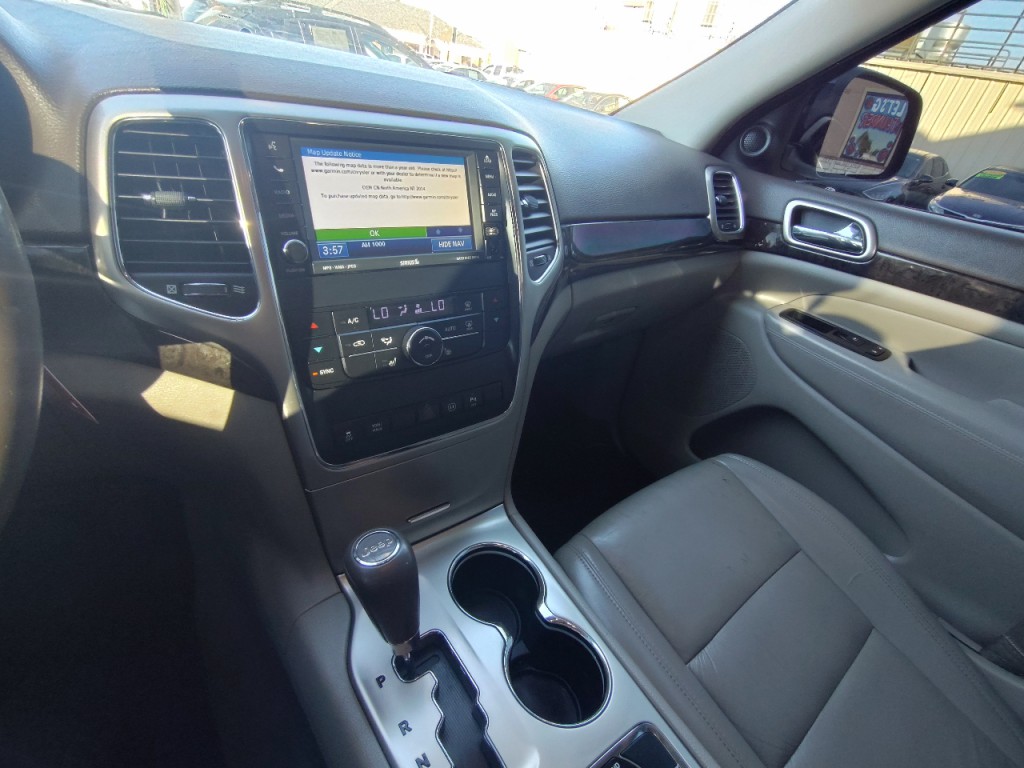 2011 Jeep Grand Cherokee Image 22