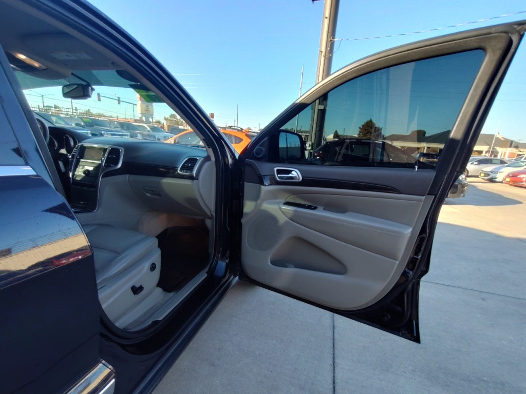 2011 Jeep Grand Cherokee Image 40