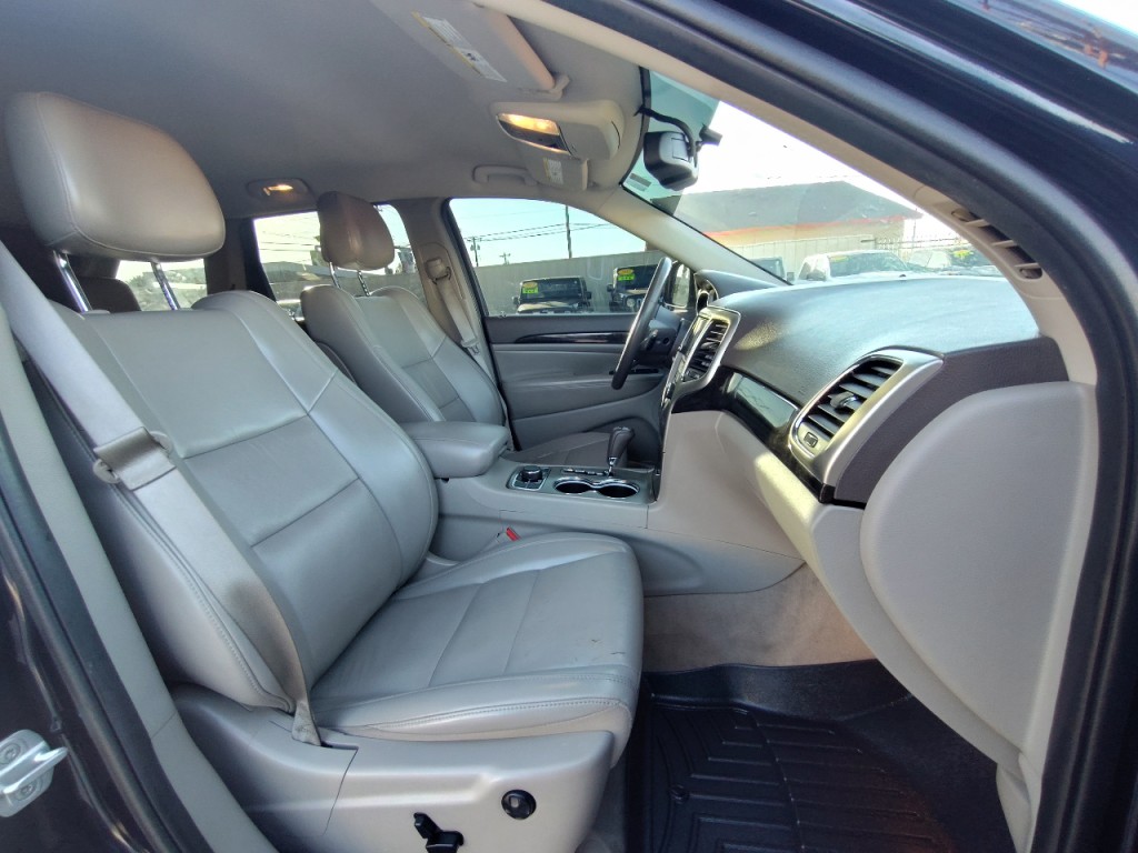 2011 Jeep Grand Cherokee Image 43