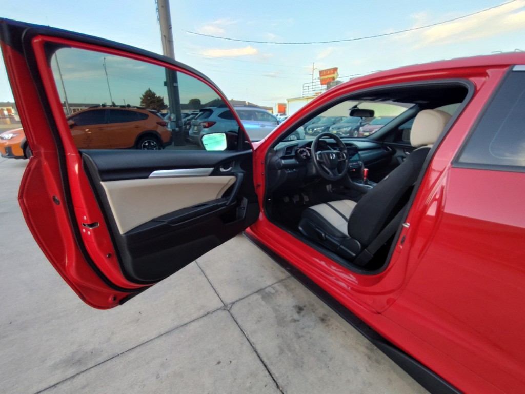 2017 Honda Civic Image 12