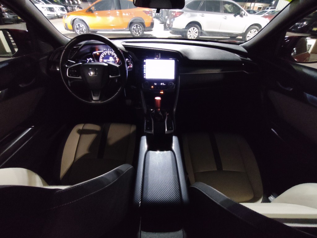 2017 Honda Civic Image 32