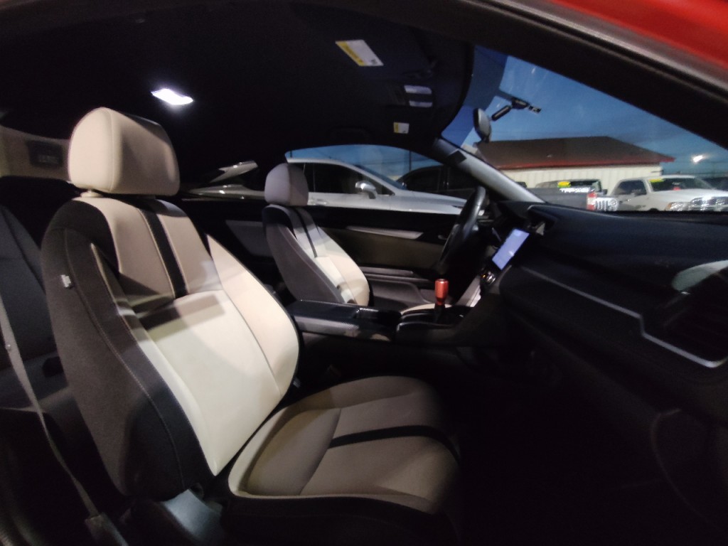 2017 Honda Civic Image 38