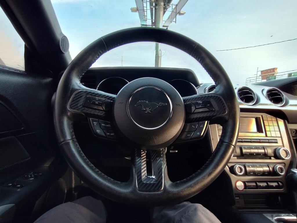 2017 Ford Mustang Image 19