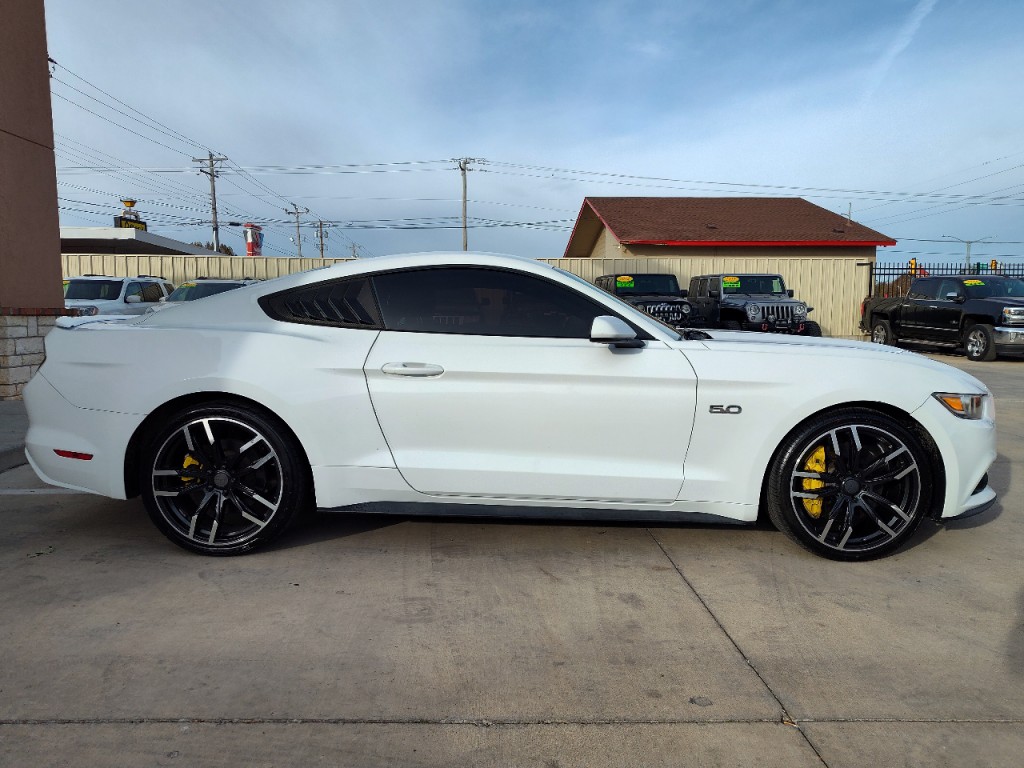 2017 Ford Mustang Image 3