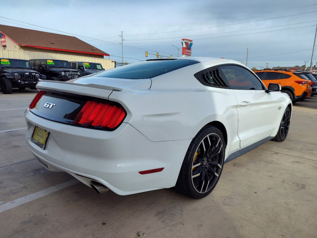 2017 Ford Mustang Image 4
