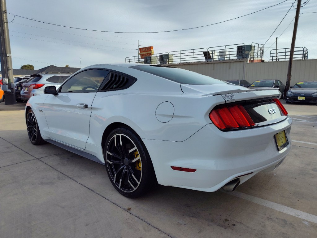 2017 Ford Mustang Image 6