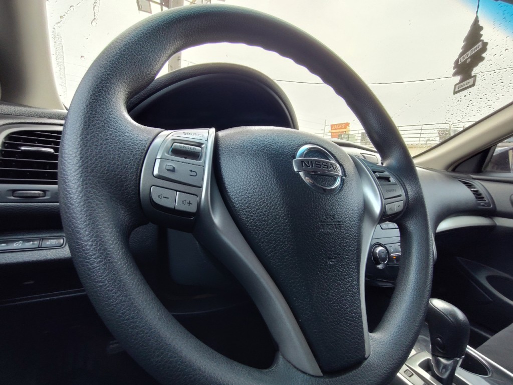 2013 Nissan Altima Image 18