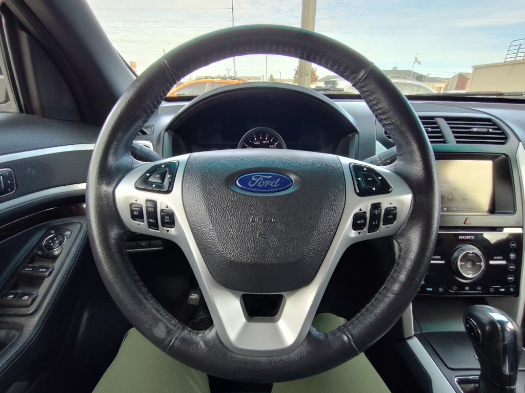 2013 Ford Explorer Image 16