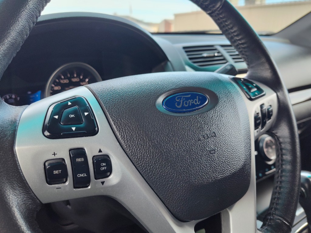 2013 Ford Explorer Image 17