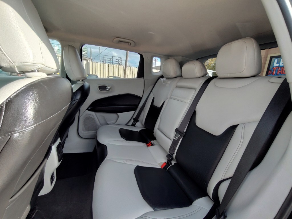 2018 Jeep Compass Image 30