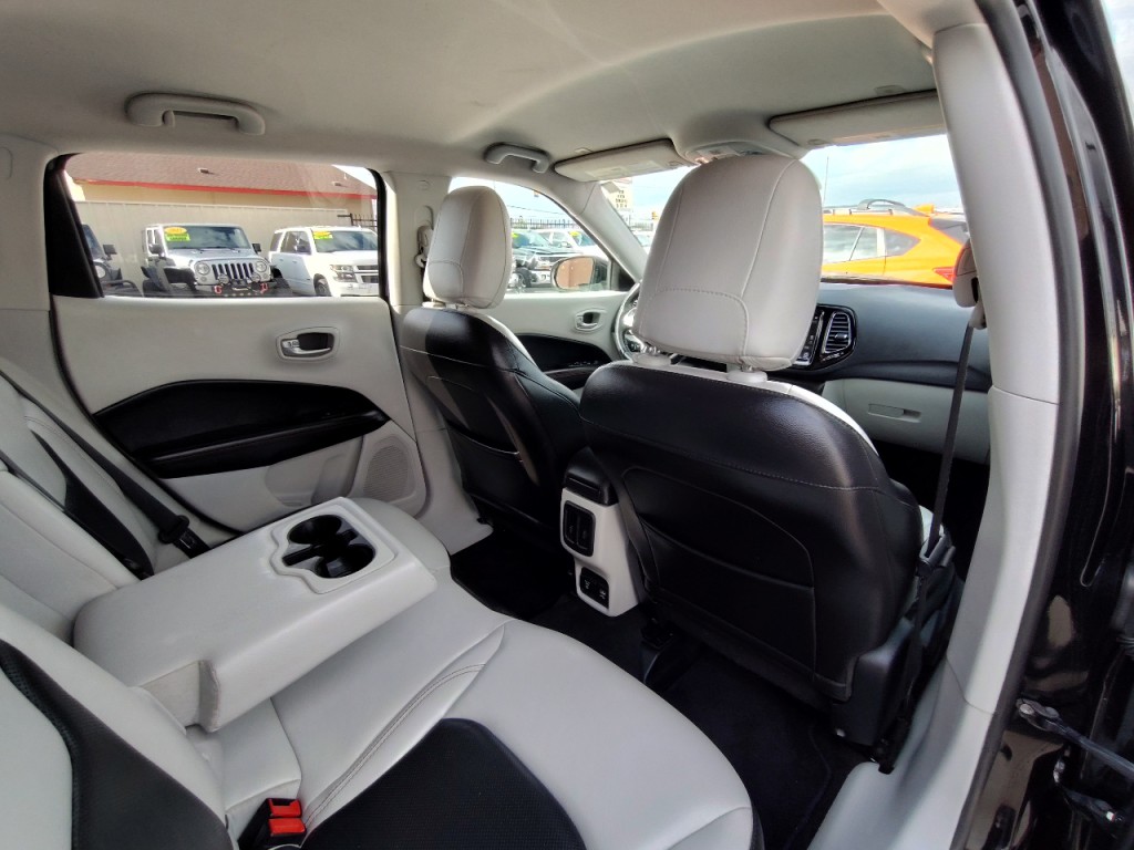 2018 Jeep Compass Image 36